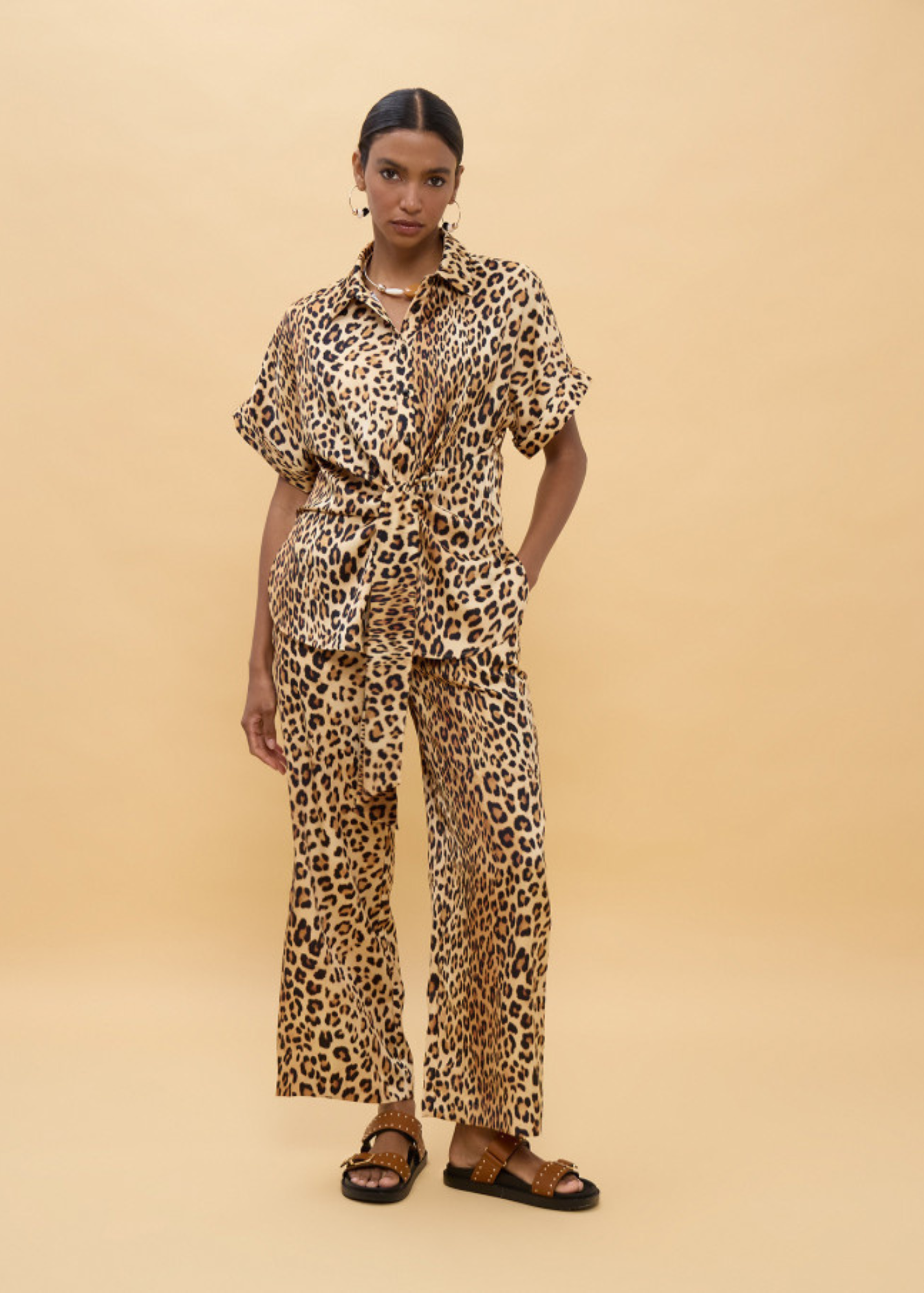 Pantalón estampado animal print.
